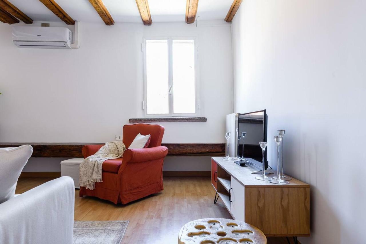 Altido Cozy Apt For 4 Close To Basilica Di Sant'Ambrogio Milán Exterior foto